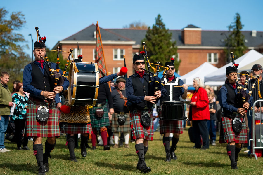 highlanders festival bagpipes