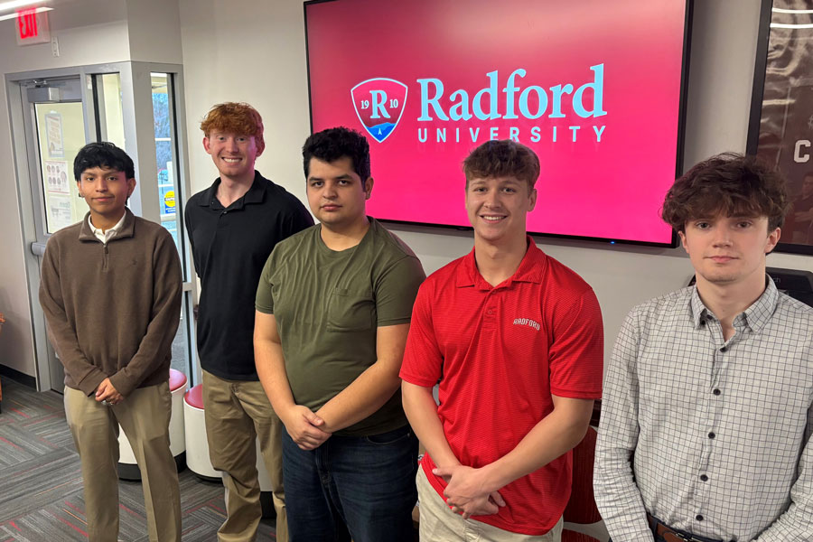 A group of Radford University accounting students who recently won scholarships. 